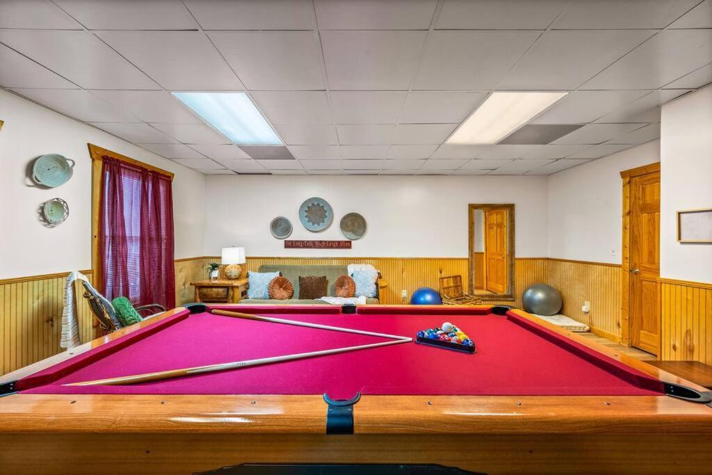 Log Cabin, Hot Tub, Fireplace, Pool Table & Views! Sevierville Exteriér fotografie
