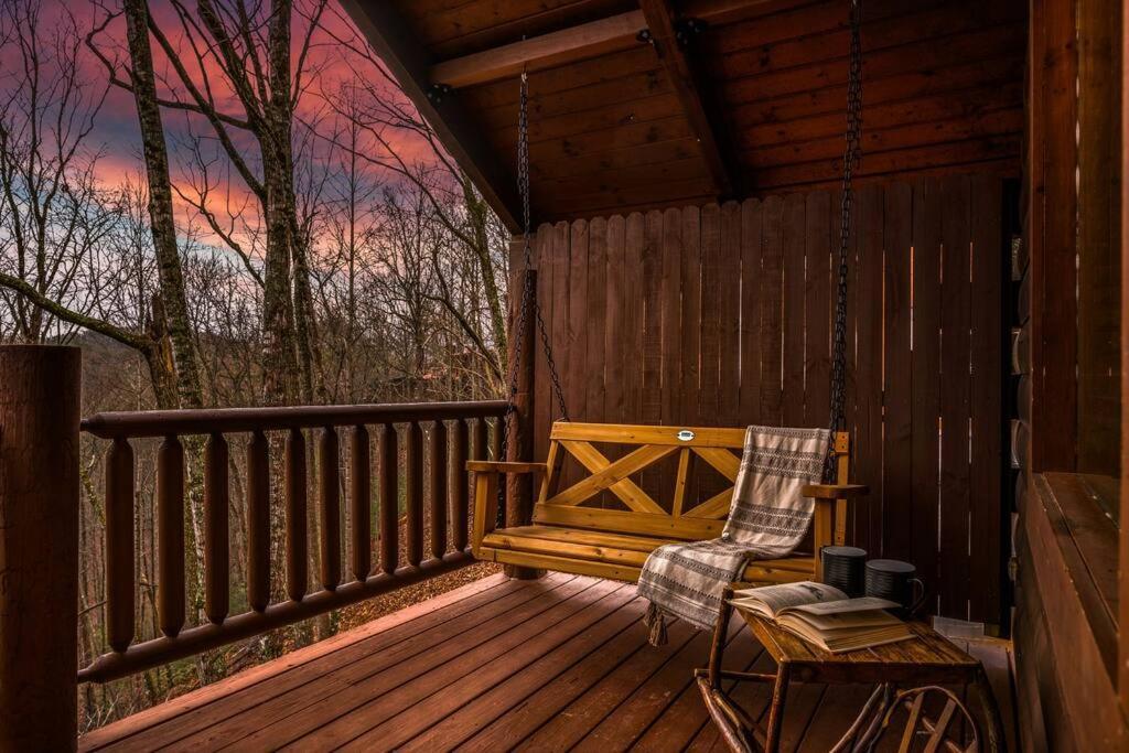 Log Cabin, Hot Tub, Fireplace, Pool Table & Views! Sevierville Exteriér fotografie