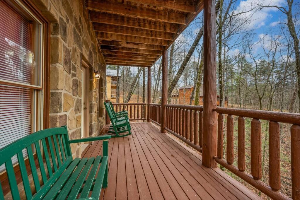 Log Cabin, Hot Tub, Fireplace, Pool Table & Views! Sevierville Exteriér fotografie